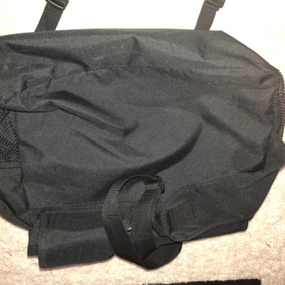 East Sport Messenger Travel Bag Weekender Instead of a Backpack - Picture 3 of 3